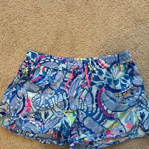 Lilly Pulitzer Run Around shorts. Good condition- see pictures